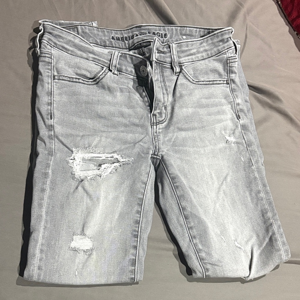 American Eagle Outfitters Women's Light Gray Ripped Skinny Jeans